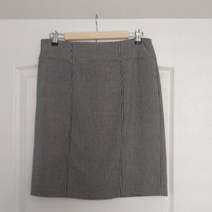 Worthington hounds tooth pencil skirt, black/white, size 10